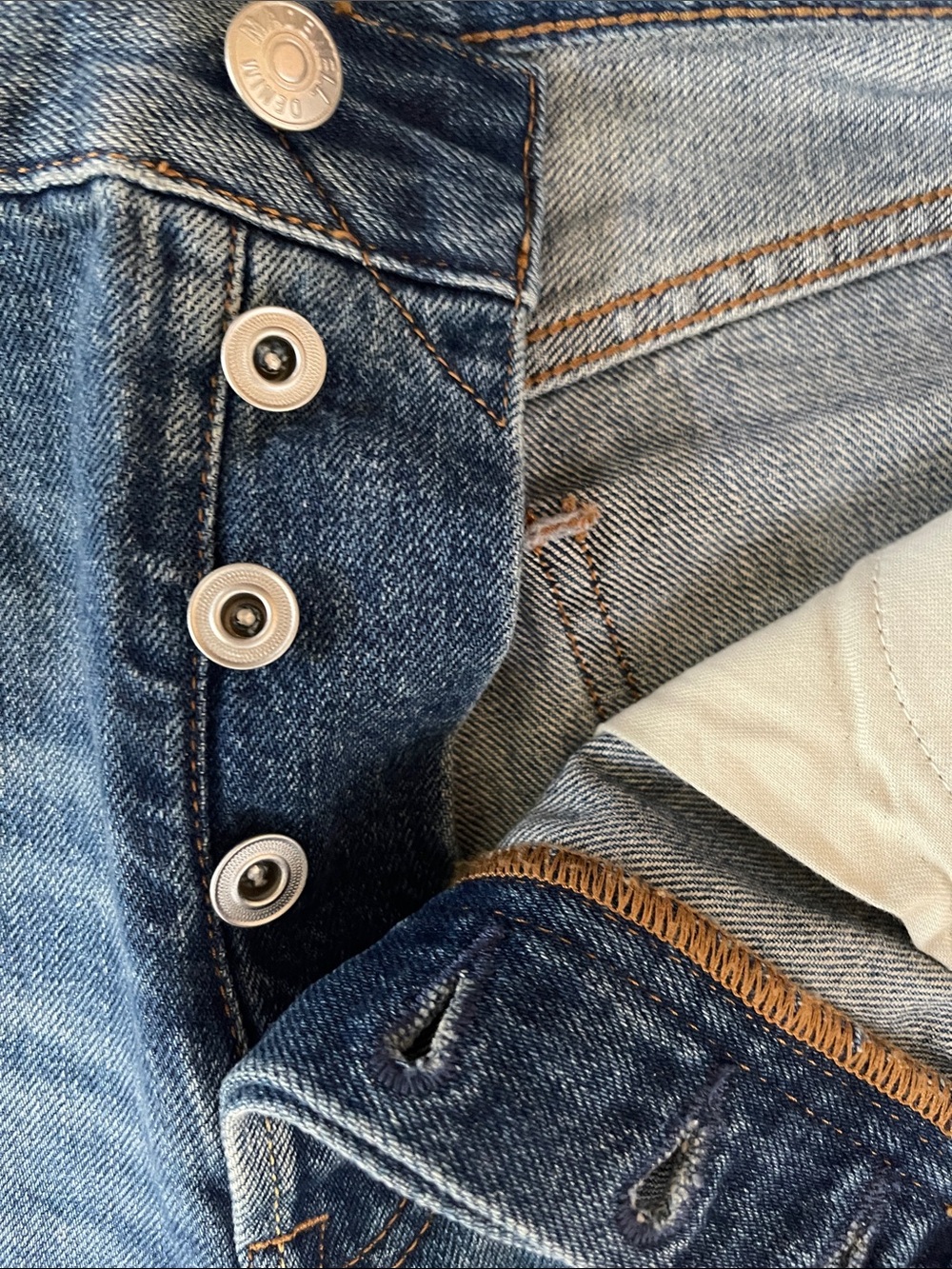 Madewell Women NWT Pieced Barrel Leg Denim Jeans in Medium Blue Wash Button 26 - Picture 5 of 15